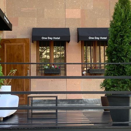 One Day Hotel Yerevan Bagian luar foto