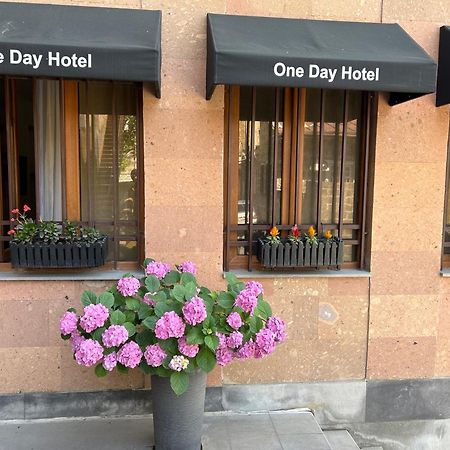 One Day Hotel Yerevan Bagian luar foto