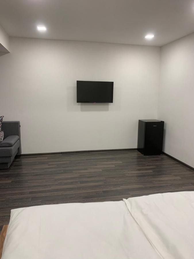 One Day Hotel Yerevan Bagian luar foto