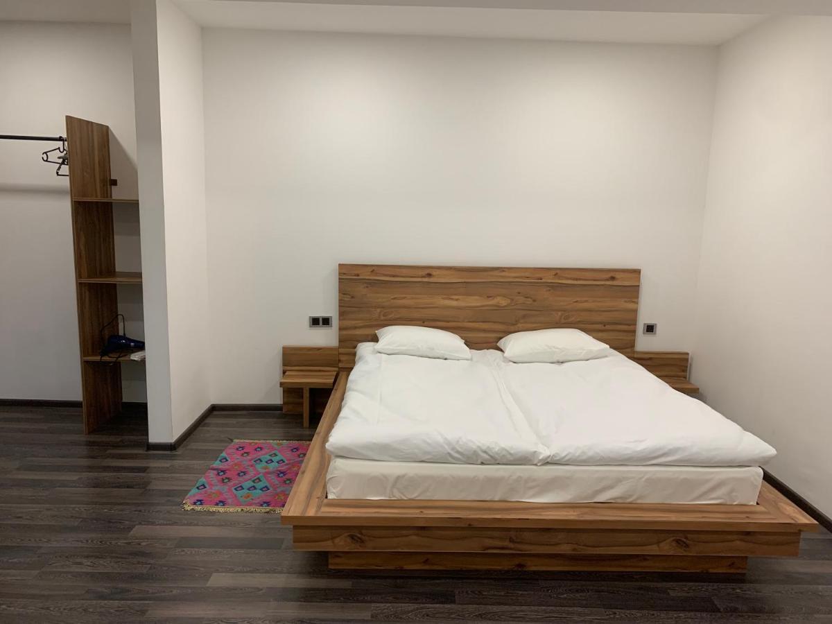 One Day Hotel Yerevan Bagian luar foto