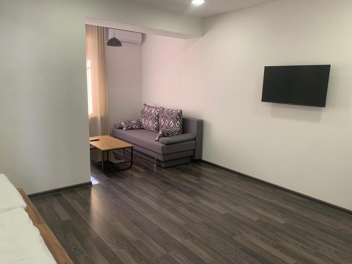 One Day Hotel Yerevan Bagian luar foto