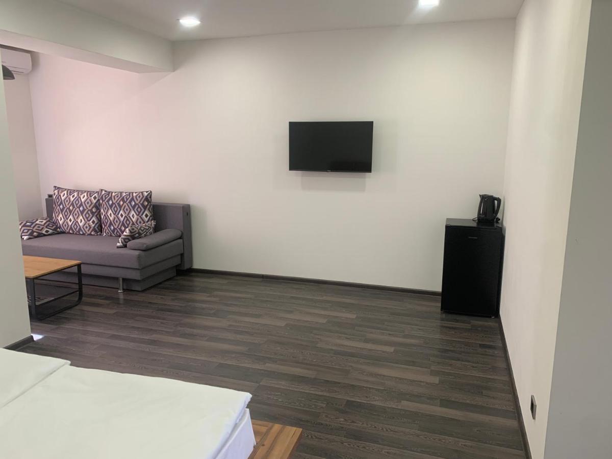 One Day Hotel Yerevan Bagian luar foto
