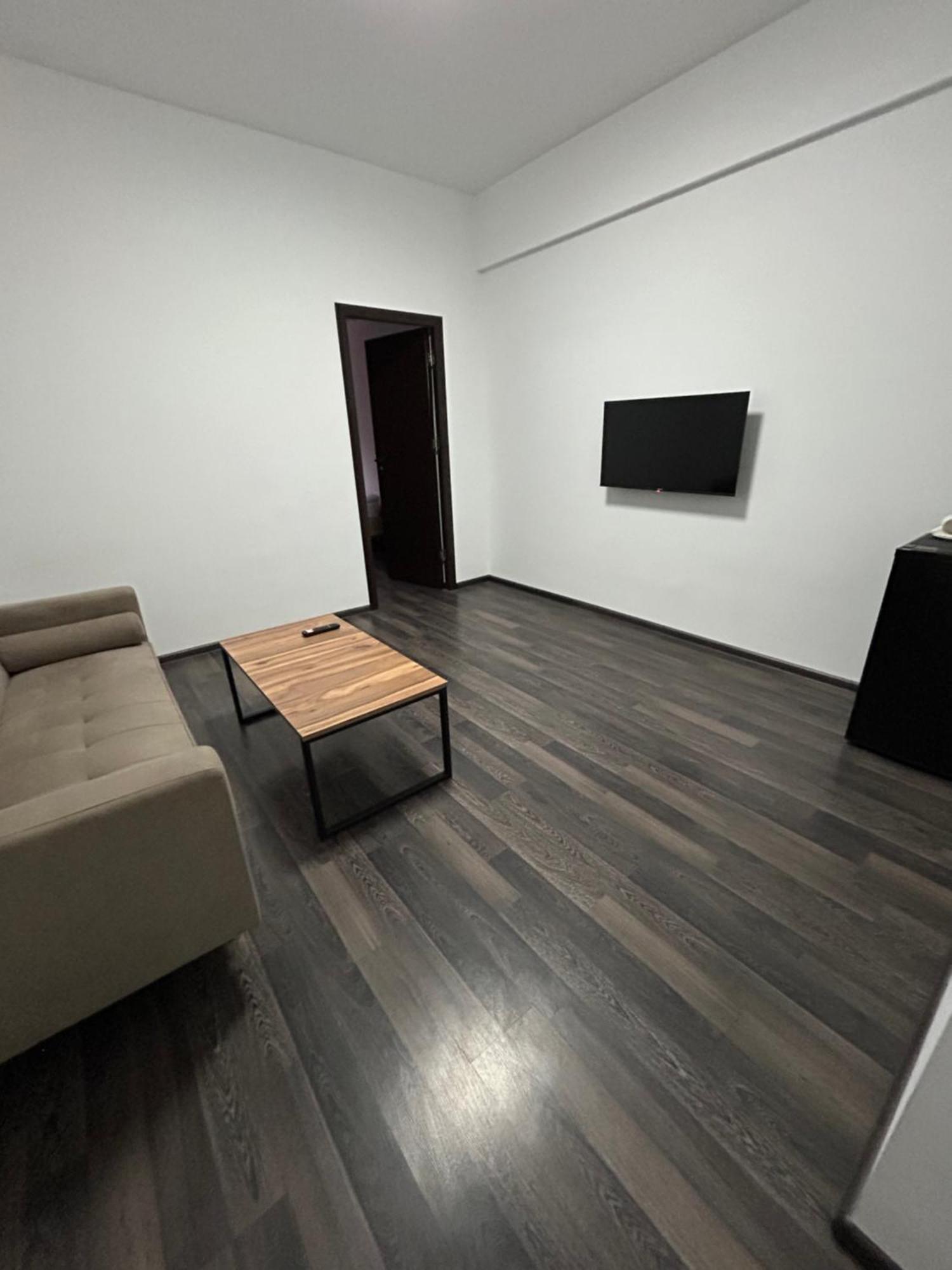 One Day Hotel Yerevan Bagian luar foto