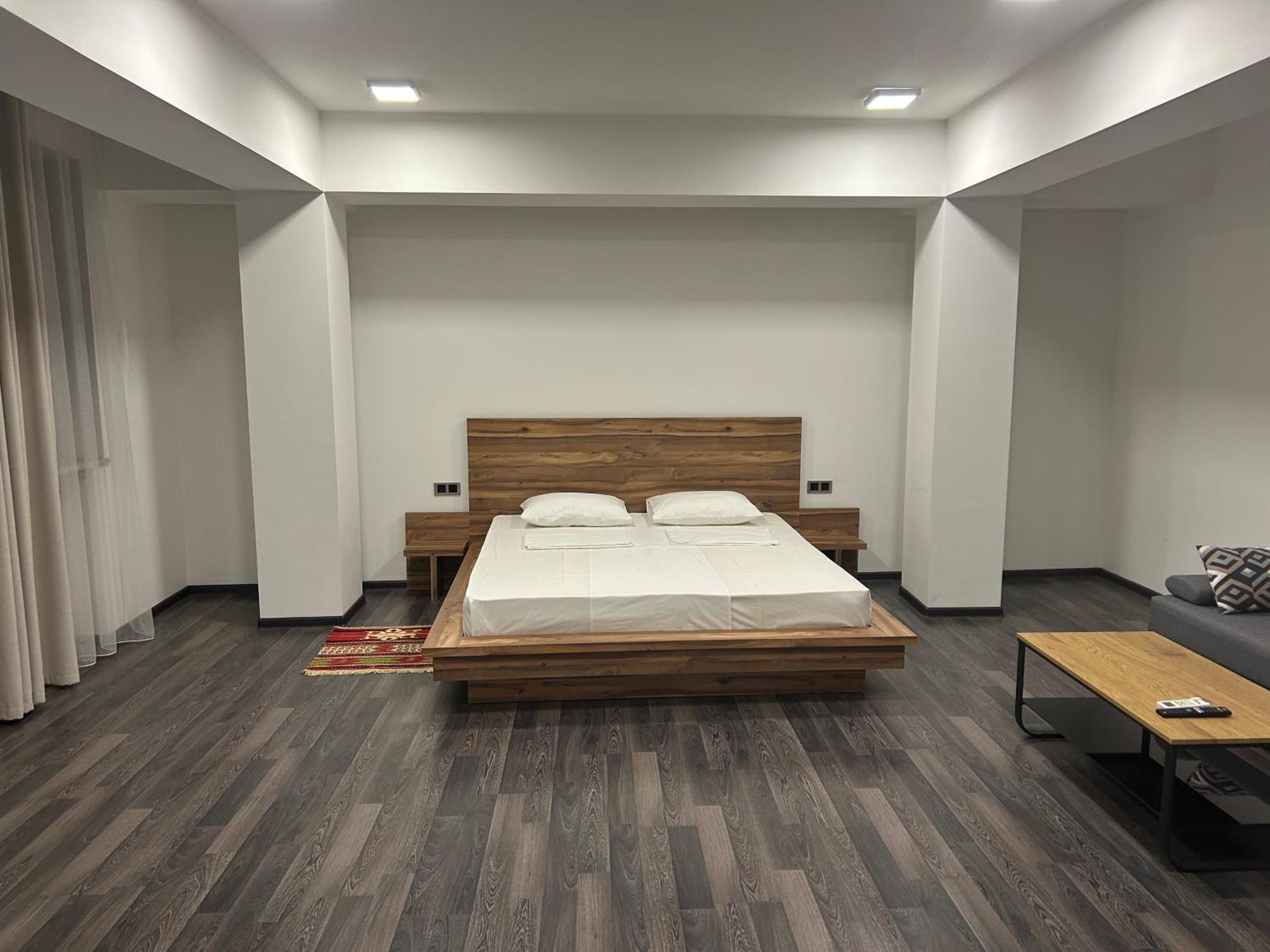 One Day Hotel Yerevan Bagian luar foto